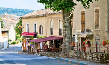 Skal du vælge pakkerejse eller planlæg-selv, når turen går til Sydfrankrig